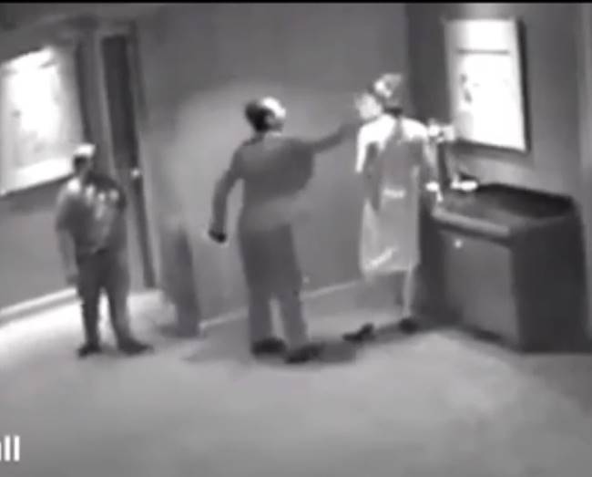 ทำร้ายพนักงาน