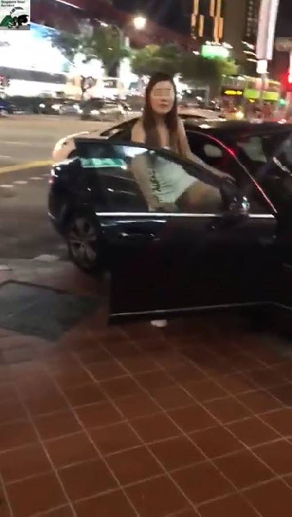 ขับรถย้อนศร