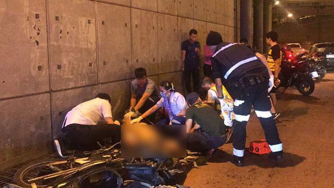  ขี่มอเตอร์ไซค์ย้อนศร