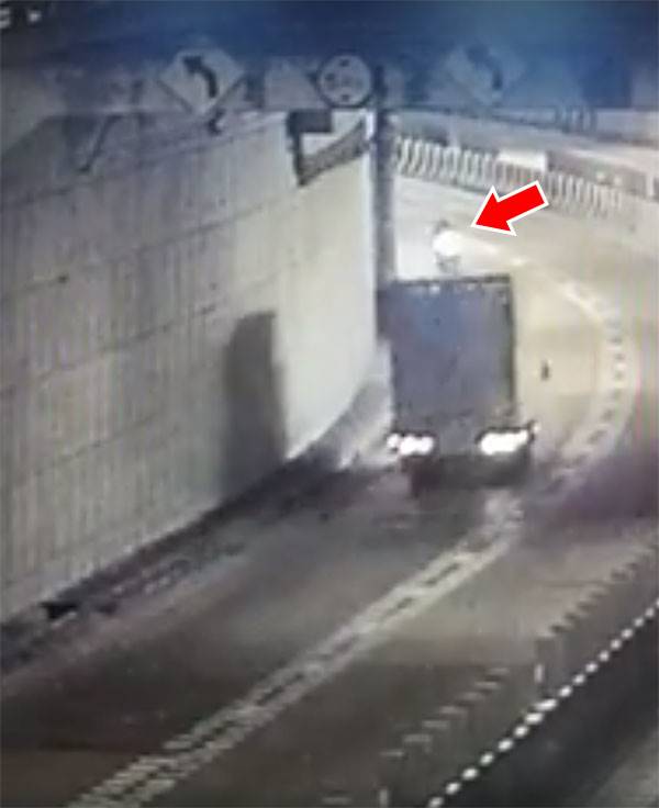  ขี่มอเตอร์ไซค์ย้อนศร