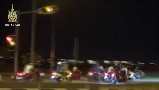 เด็กแว้นเกือบ 100 คัน ยึดถนนเลียบรันเวย์สุวรรณภูมิ แข่งซิ่งเย้ยกฎหมาย !