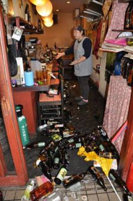 แผ่นดินไหวเขย่าคุมาโมโตะ ยอดตาย 9 เจ็บ 800 ทางการเฝ้าระวังอาฟเตอร์ช็อก