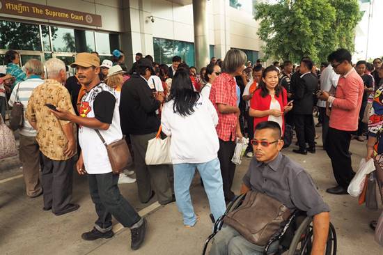 ยิ่งลักษณ์ เบิกความพยานจำเลยนัดแรก ยันจำนำข้าวเป็นประโยชน์ต่อชาวนา