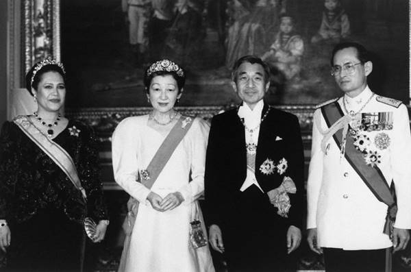 พระราชประวัติ พระบาทสมเด็จพระเจ้าอยู่หัว ภูมิพลอดุลเดช
