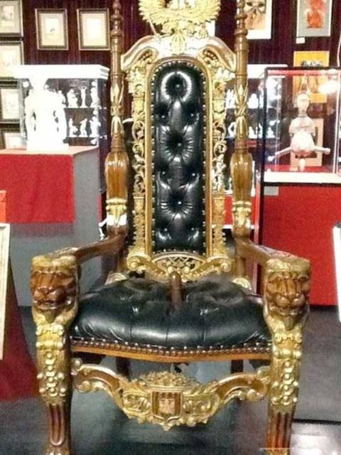 ลองนั่งไหมละ? เก้าอี้ดีไซน์สุดล้ำ เอาใจคนชอบของแปลก #สาบานว่านี่เรื่องจริง?