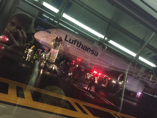 ขู่วางระเบิด