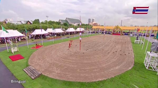 พระราชพิธีพืชมงคลจรดพระนังคัลแรกนาขวัญ ลุ้นคำเสี่ยงทายพระโค 2558