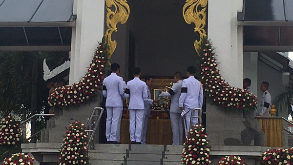 พระราชทานเพลิงศพ 3 นายทหาร ฮ.ตก ส่งความอาลัยเป็นครั้งสุดท้าย