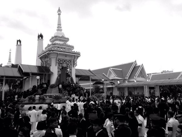 พระราชทานเพลิงศพ 3 นายทหาร ฮ.ตก ส่งความอาลัยเป็นครั้งสุดท้าย
