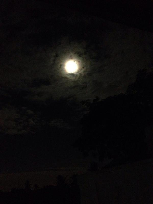 Super Full Moon จากทวีวัฒนา กรุงเทพฯ 