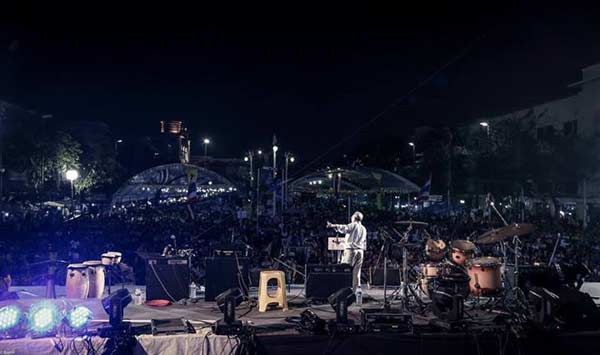 สุเทพ เทือกสุบรรณ  