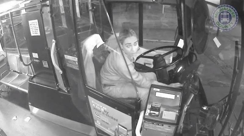 สาวขับรถเมล์ใจงาม