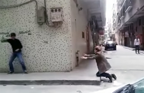 คลิปหนุ่มร้องขอชีวิต เจ้านาย...อย่ายิงผม แบบนี้ใครเห็นก็วิ่ง !