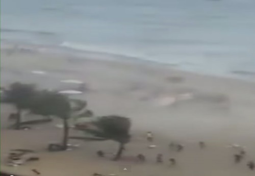 คลิปพายุทอร์นาโดลูกใหญ่ที่บราซิล พัดเอาคนลอยคว้าง