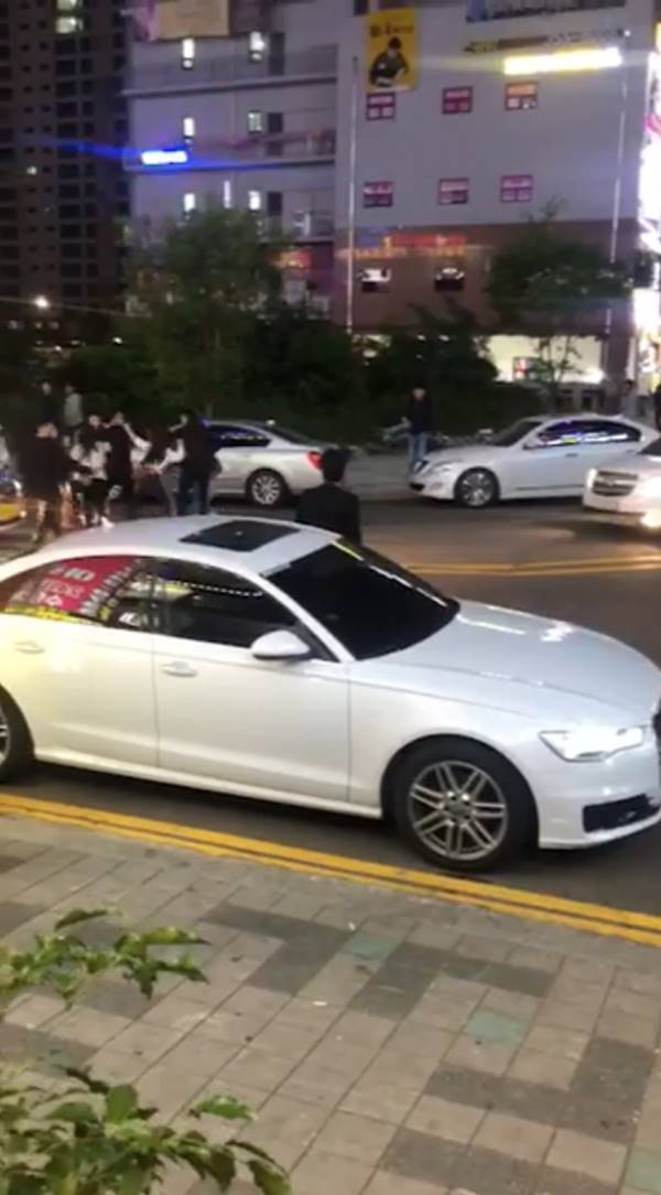 ผู้หญิงตบกัน