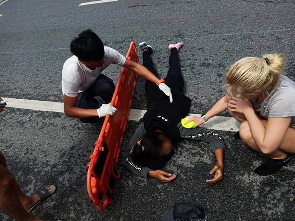 ฝรั่งน้ำใจงาม