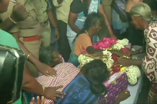 เด็กตกบ่อ