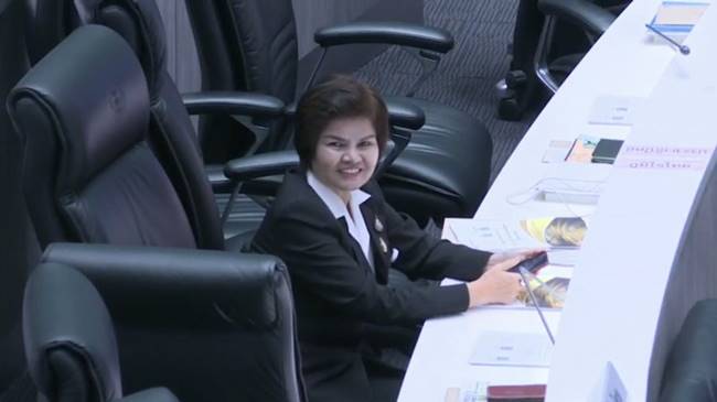 ศรีนวล บุญลือ