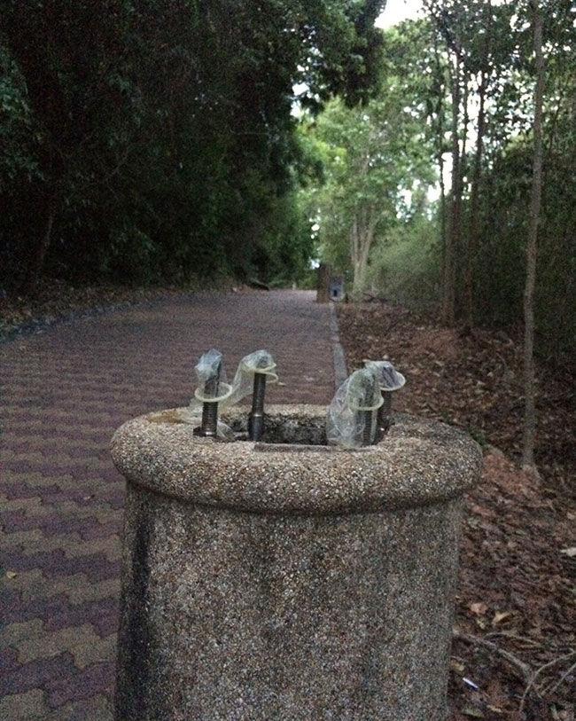 ถุงยางเขาพระตำหนัก