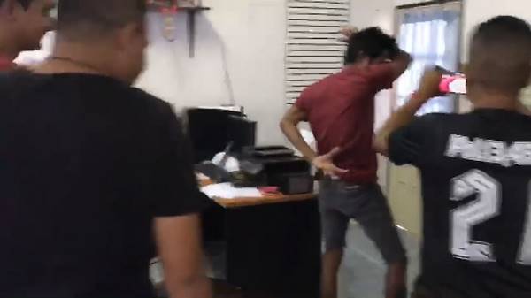 จับยาเสพติด