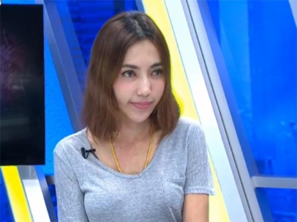 แม่ค้าโชว์ก้นขาว