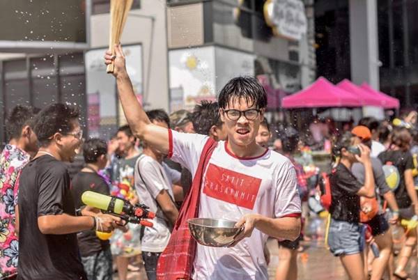 วันสงกรานต์