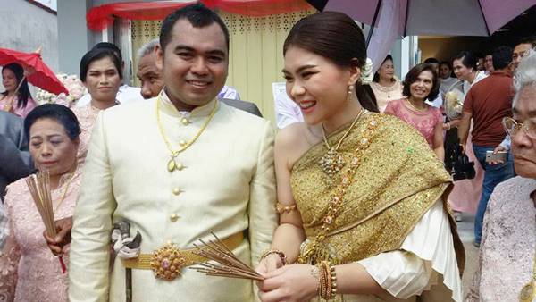 ขันหมากสู่ขอเจ้าสาว