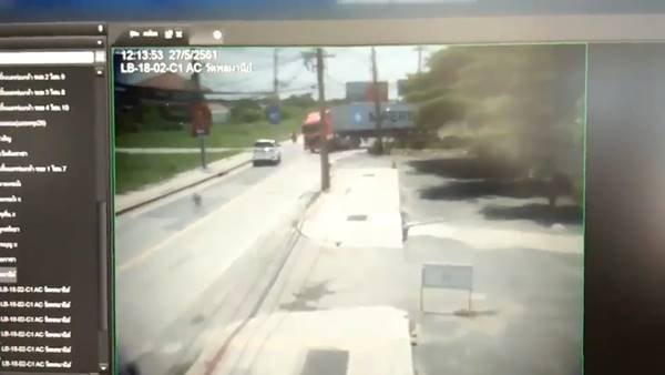 รถพ่วงล้มทับฟอร์จูนเนอร์