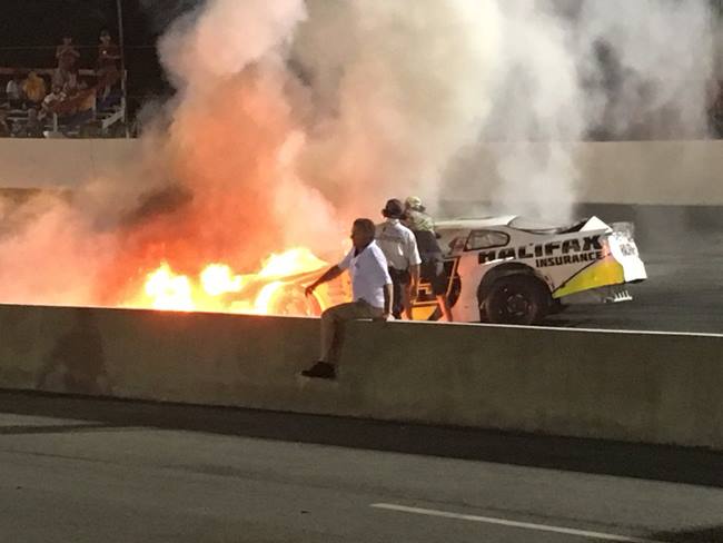 วิ่งช่วยดึงลูกชายออกจากรถไฟลุก