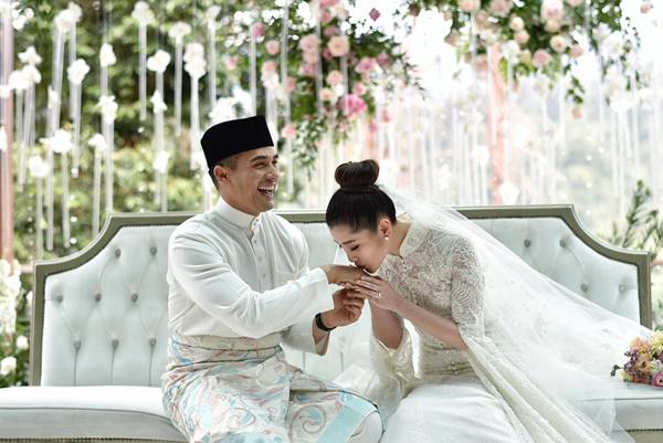 คู่รักทายาทมหาเศรษฐีมาเลย์