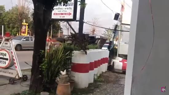  2 กระบะชนกัน