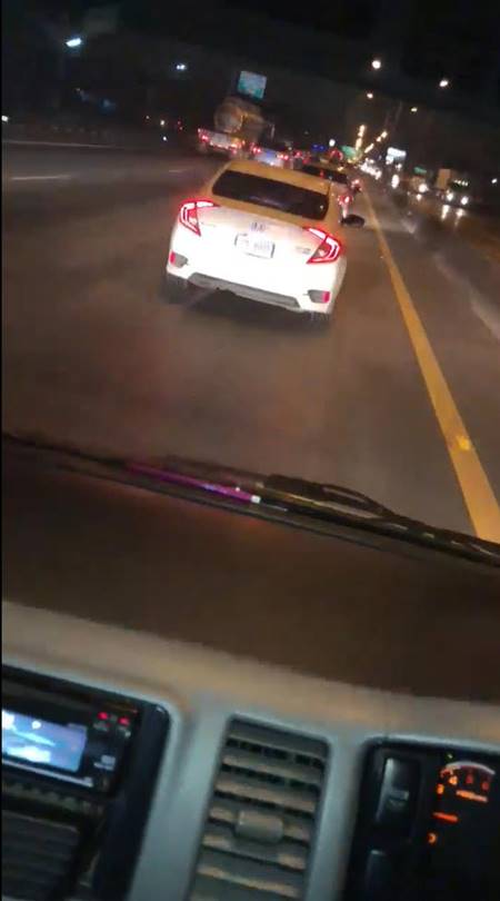 เก๋งขาวขับขวางรถพยาบาล