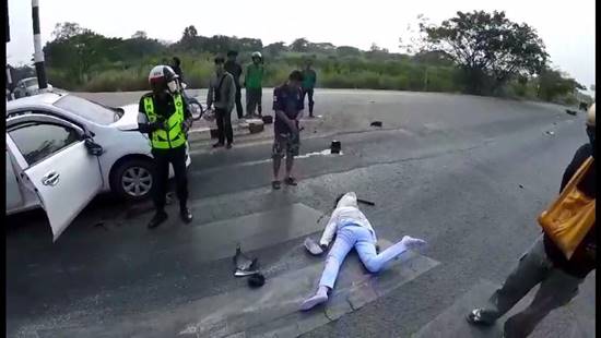 พยาบาลถูกเก๋งชนกลางไฟแดง ยังไม่ตาย