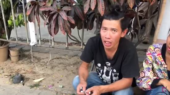  2 กระบะชนกัน