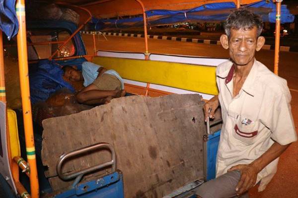 ลุงโรจน์ หลั่งน้ำตามีบ้านอยู่แล้ว