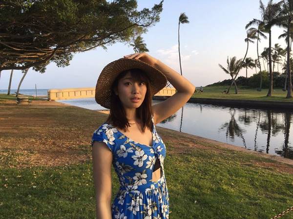 นางแบบชุดว่ายน้ำ