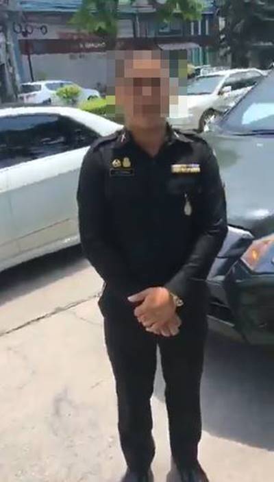 ทหารจอดรถในที่ห้ามจอด