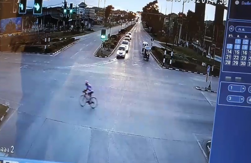 รถชนจักรยาน