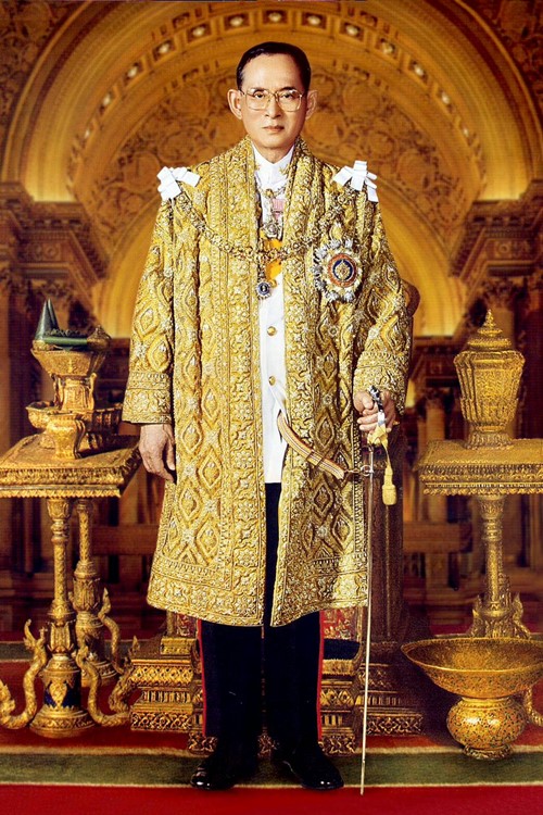 พระบาทสมเด็จพระเจ้าอยู่หัวในพระบรมโกศ