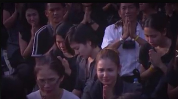คลิปเพลงพระราชาผู้ทรงธรรม 