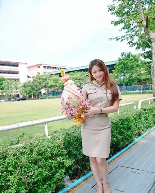 ครูสายป่าน เจ้าของคลิปเพลงคนละชั้น