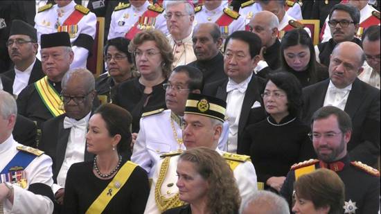 ประมวลภาพพระราชวงศ์-ผู้นำ ต่างประเทศ เข้าร่วมพระราชพิธีถวายพระเพลิงพระบรมศพ