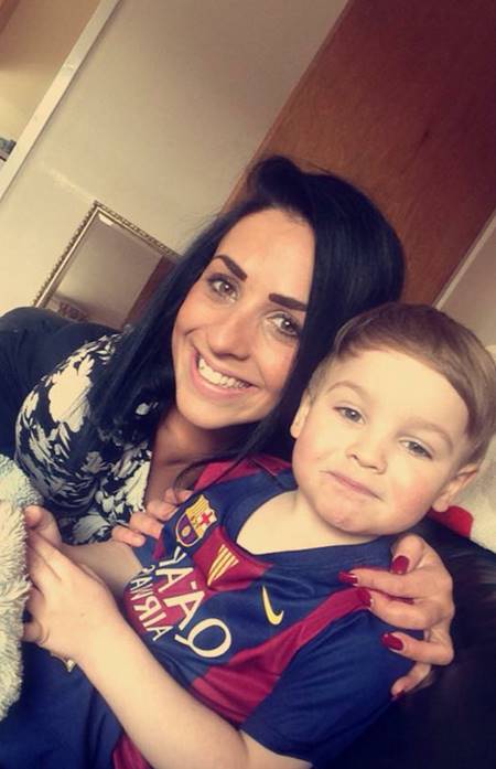 สุดสะเทือนใจ เด็กชาย 3 ขวบอยู่ลำพังในบ้านกับศพแม่ 2 วัน บอกผมปลุกแม่ไม่ตื่น