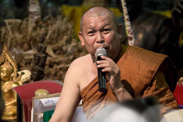 หลวงพ่อปรีชา เจ้าอาวาสวัดเขาอิติสุคโตหัวหิน ประกาศลาสึกผ่านเฟซบุ๊ก