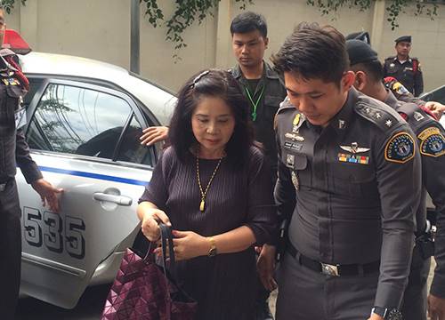 หญิงไก่