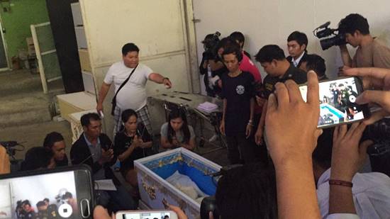 พ่อเลี้ยงน้องรุ้ง ติดยา-มีพฤติกรรมรุนแรง