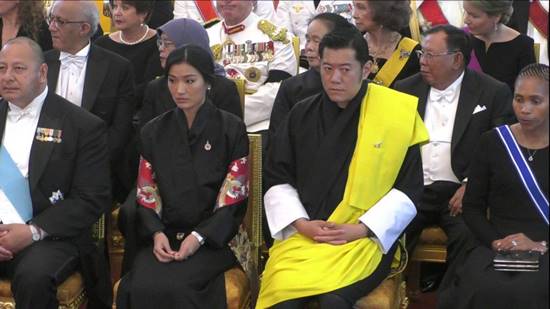 ประมวลภาพพระราชวงศ์-ผู้นำ ต่างประเทศ เข้าร่วมพระราชพิธีถวายพระเพลิงพระบรมศพ