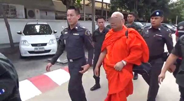 เจ้าอาวาสชู้สาวกับ ส.ต.หญิง