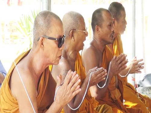 พระเกจิระยอง จัดพิธีเคี่ยวน้ำมันมนต์ต่อกระดูก เผยพิธีกรรมศักดิ์สิทธิ์ 4 ปี มีครั้งเดียว