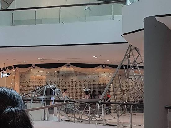 เพดานห้างดังย่านปิ่นเกล้าถล่ม